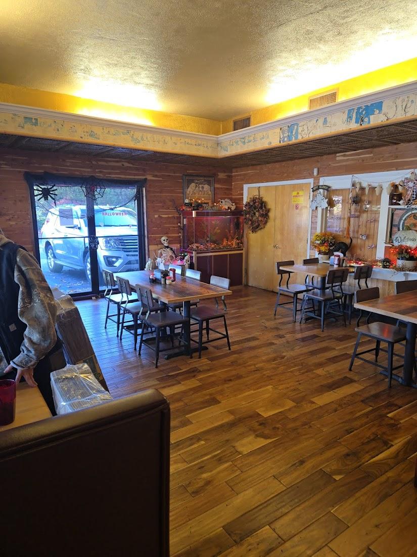 April's Pizzeria